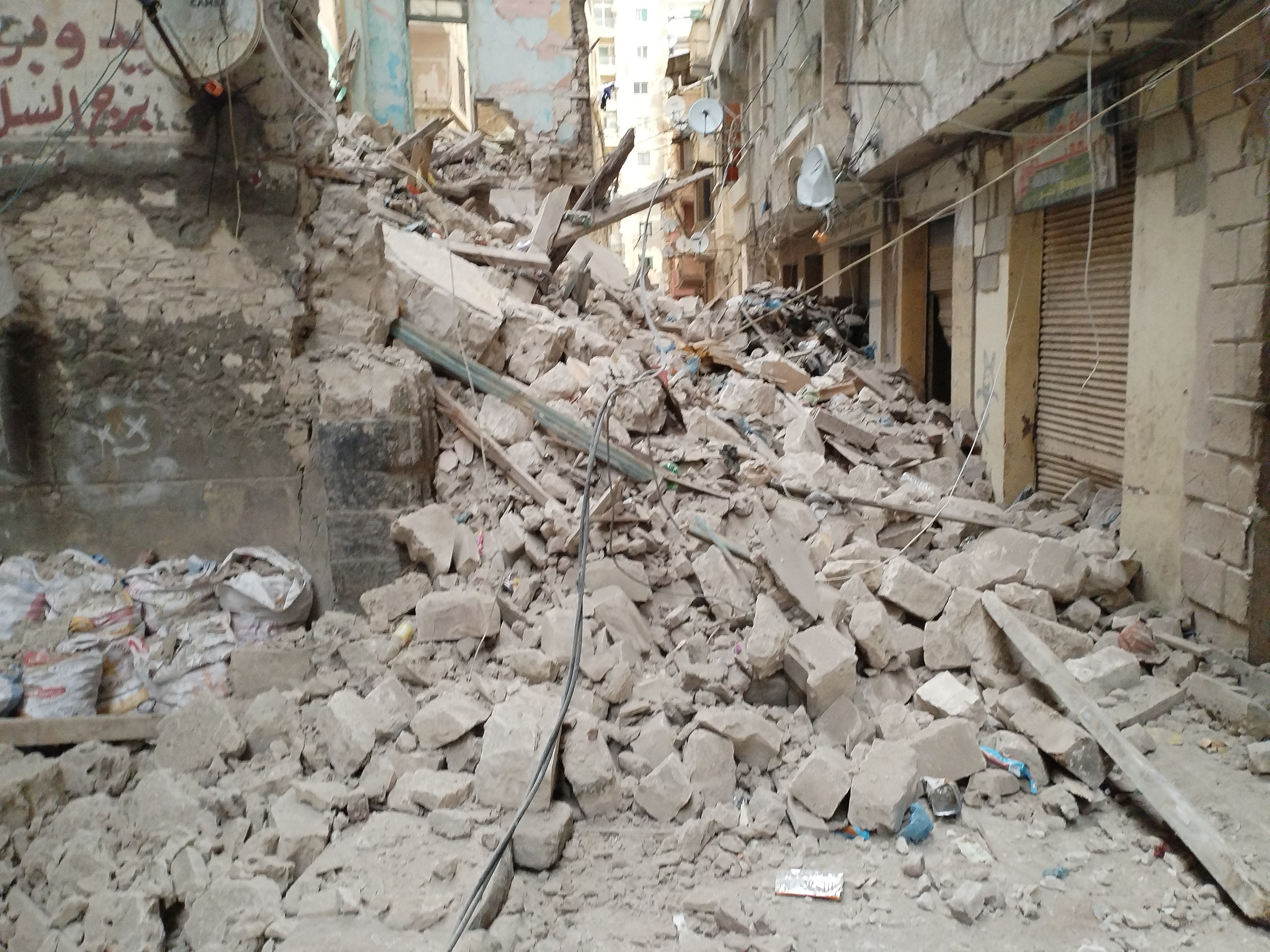 انهيار عقار في الجمرك بالإسكندرية