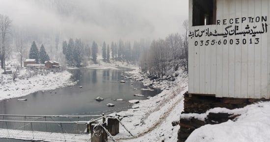 أمطار شتوية وثلوج تجتاح باكستان (3)