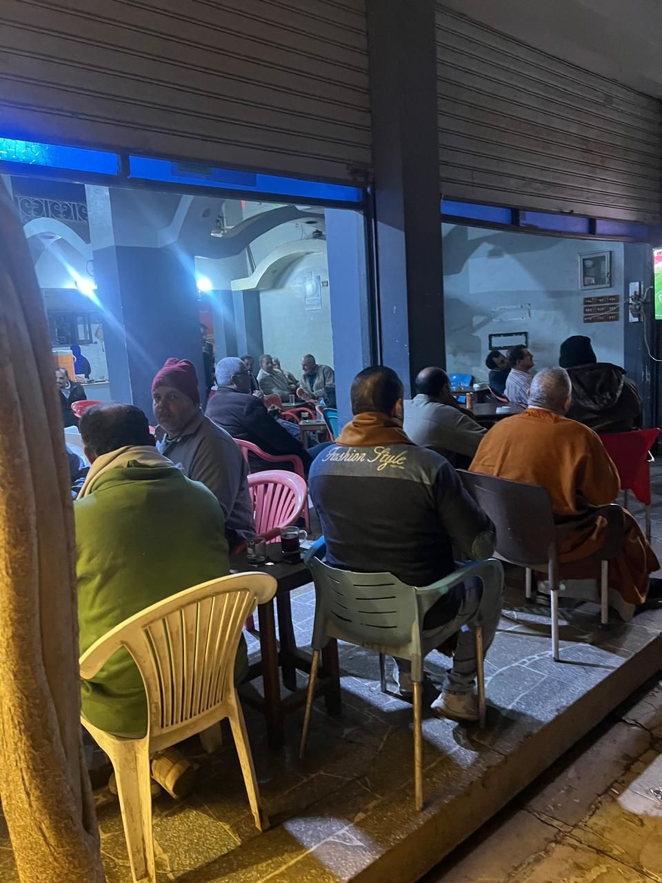 متابعة المباراة داخل مقاهي الدقهلية