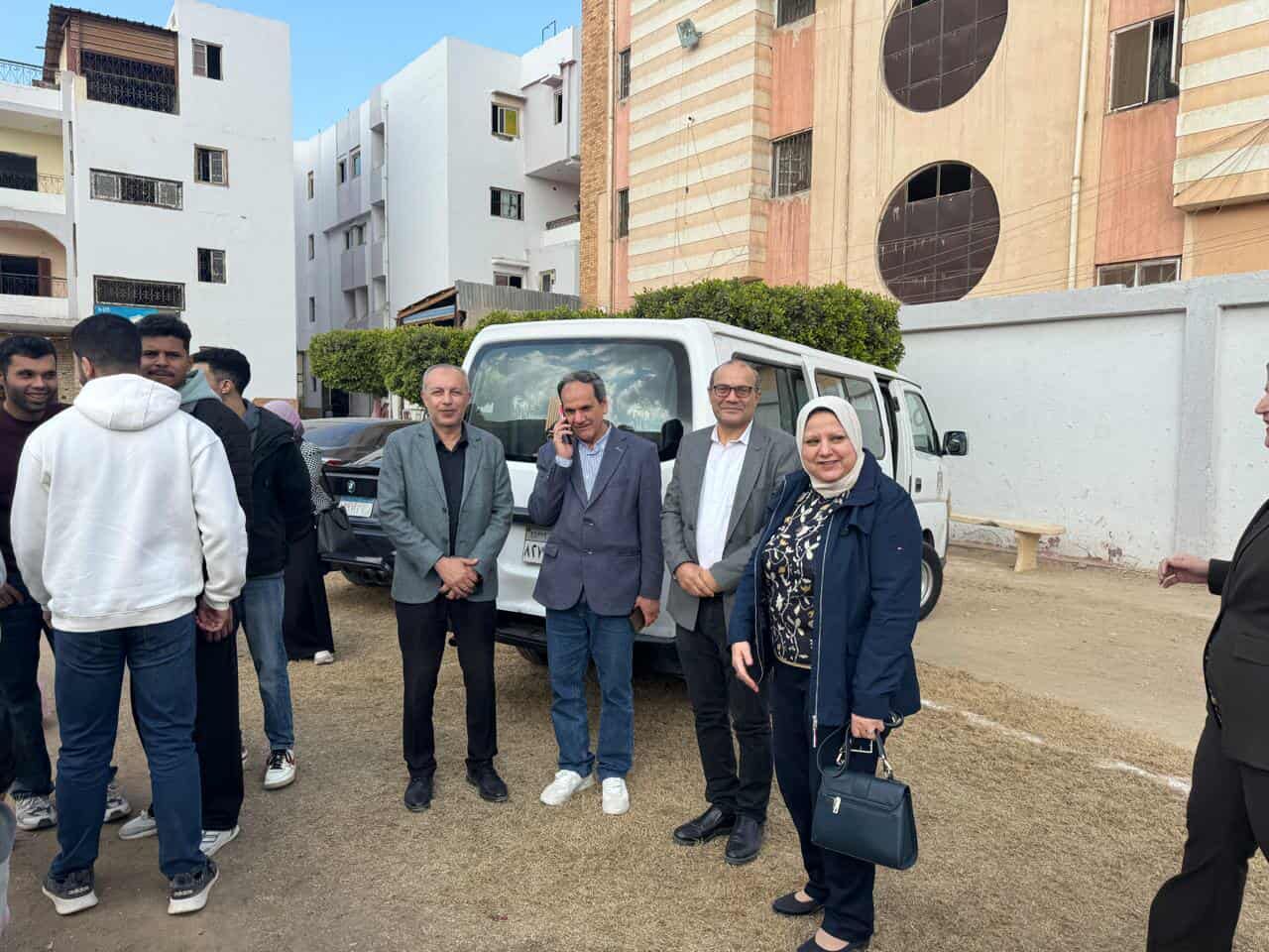 عميد وأساتذة كلية طب جامعة الزقازيق يزورون دار الأيتام للكشف على الأطفال رقم 4 عميد وأساتذة كلية طب جامعة الزقازيق يزورون دار الأيتام للكشف على الأطفال رقم 4