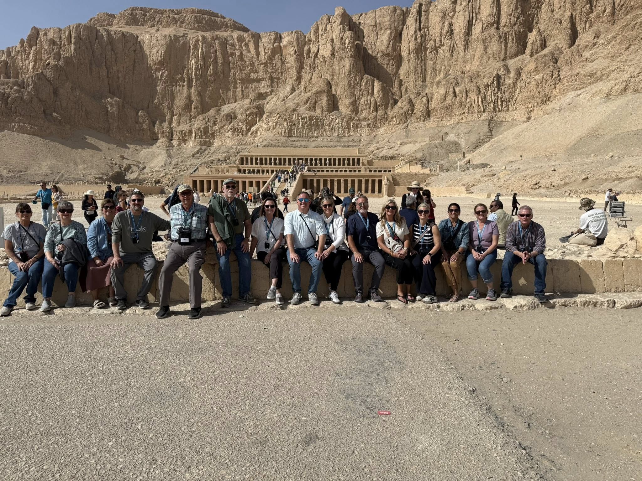 معابد ومعالم الأقصر الأثرية تشهد حالة من التوافد السياحى الكبير معابد ومعالم الأقصر الأثرية تشهد حالة من التوافد السياحى الكبير