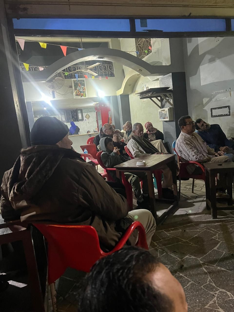 اعداد داخل المقاهي