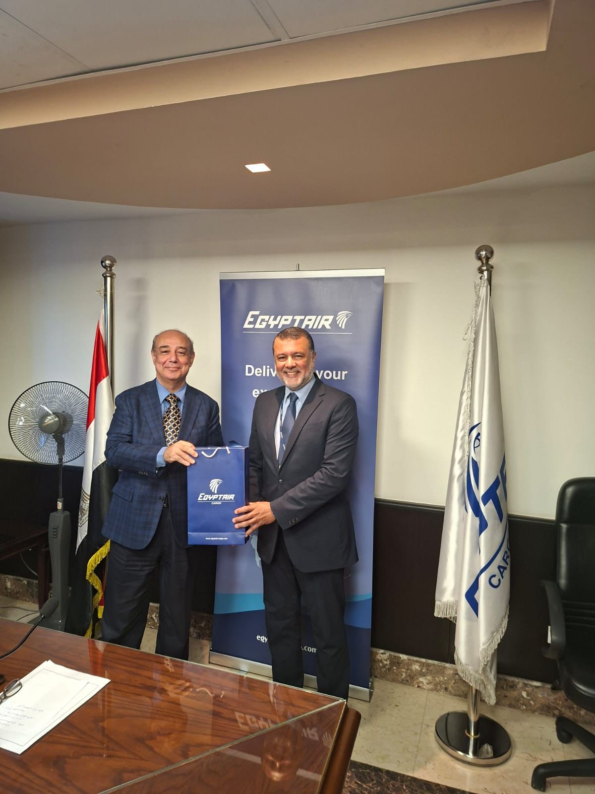 مصر للطيران للشحن الجوي تنجح في تجديد اعتمادات شهادات ISO الدولية (8)