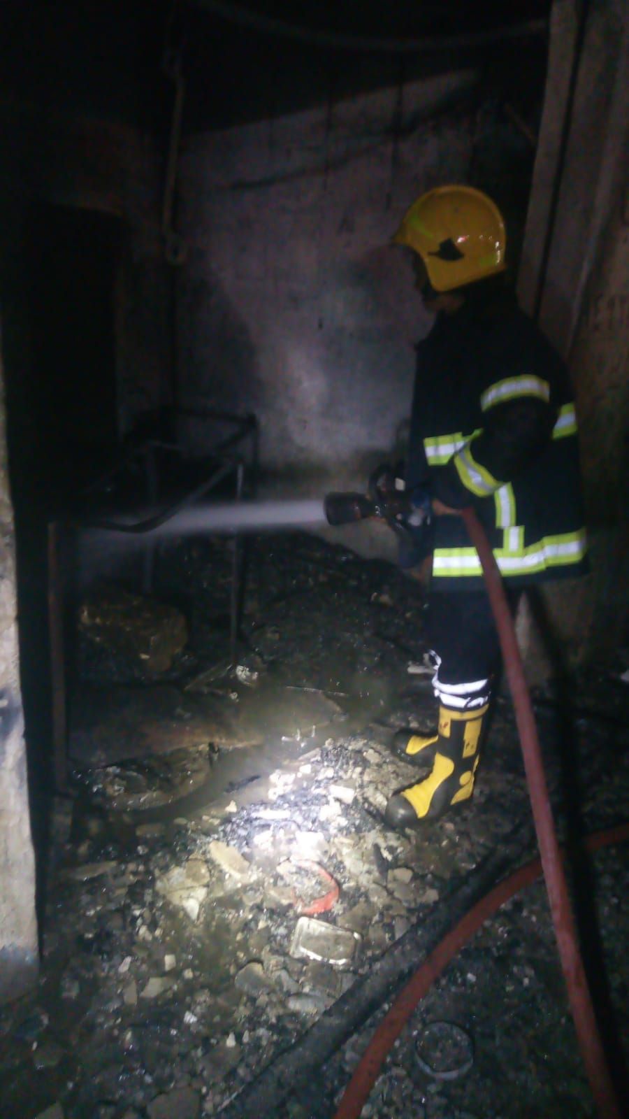 السيطرة على حريق محل قطع غيار دراجات فى المرج (1) السيطرة على حريق محل قطع غيار دراجات فى المرج (1)