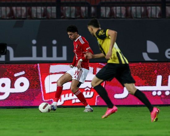 الأهلى ضد المقاولون