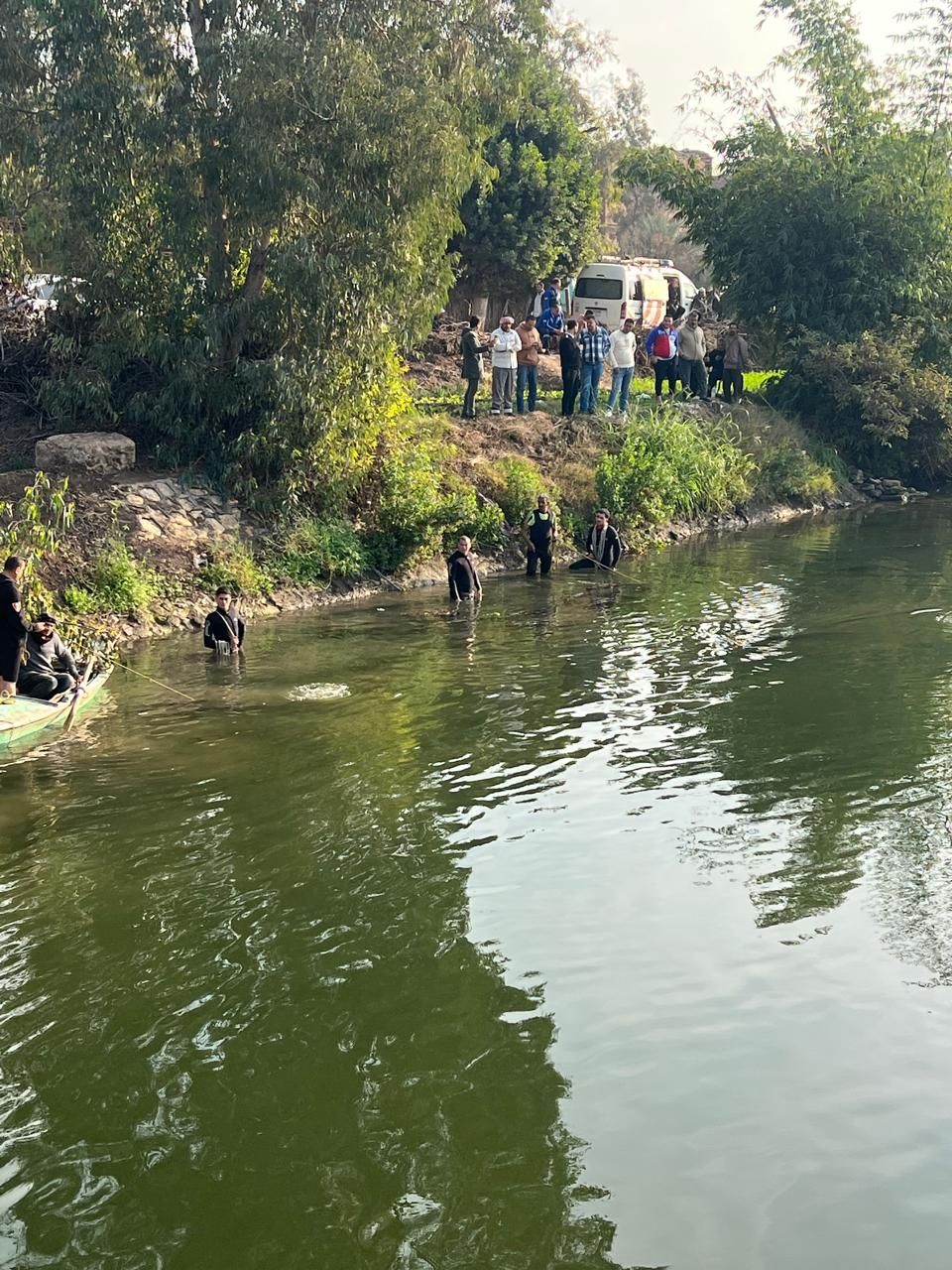 الإنقاذ النهري يمشط المياه بحثا عن رضيع الدقهلية الإنقاذ النهري يمشط المياه بحثا عن رضيع الدقهلية