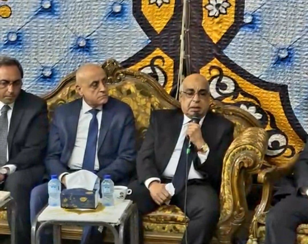 تأثر وزير العدل فى عزاء المستشارة سهام صبري بقنا