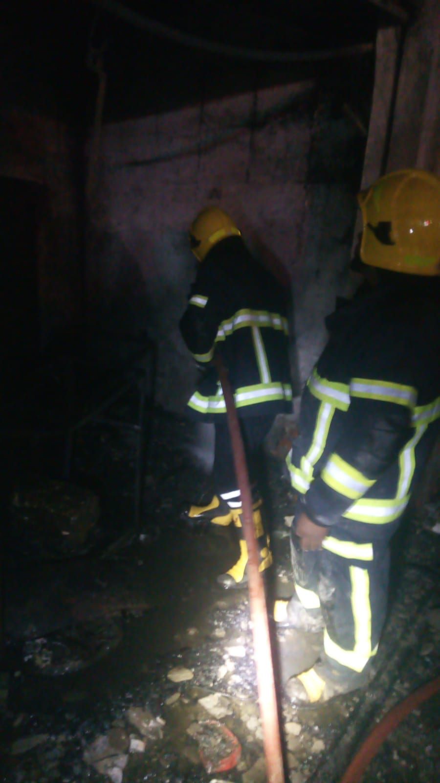 السيطرة على حريق محل قطع غيار دراجات فى المرج (3) السيطرة على حريق محل قطع غيار دراجات فى المرج (3)