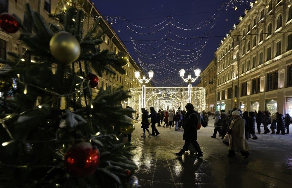 احتفال على الجليد.. روسيا تستقبل العام الجديد 2026 تحت الصفر (4)