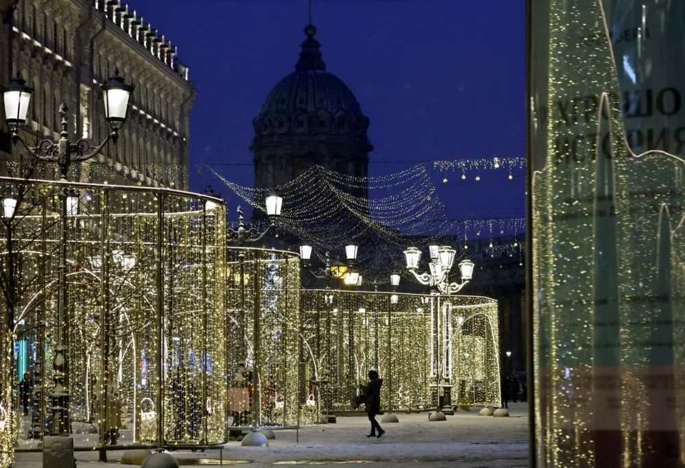 احتفال على الجليد.. روسيا تستقبل العام الجديد 2026 تحت الصفر (1)