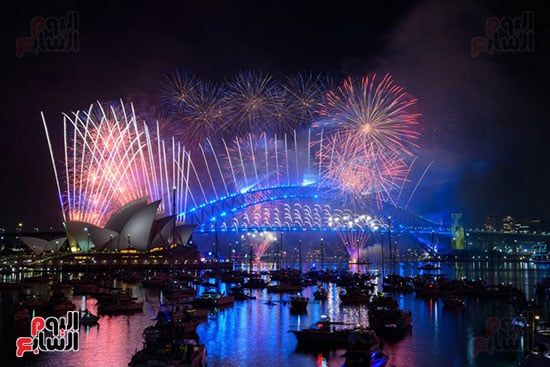 الألعاب النارية فوق ميناء سيدني خلال عرض منتصف ليلة رأس السنة