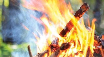 ضبط مواطن أشعل النار في غير الأماكن المخصصة لها بمحمية طويق