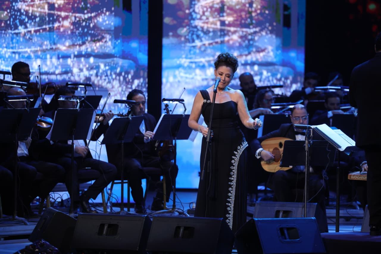 تألق النجمة انوشكا في حفلها تألق النجمة انوشكا في حفلها