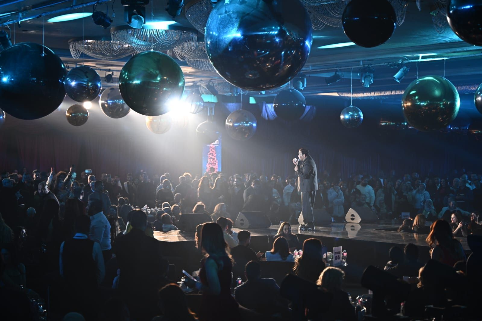 محمد فؤاد ورامي عياش وإيهاب توفيق ومصطفى حجاج وكارمن سليمان