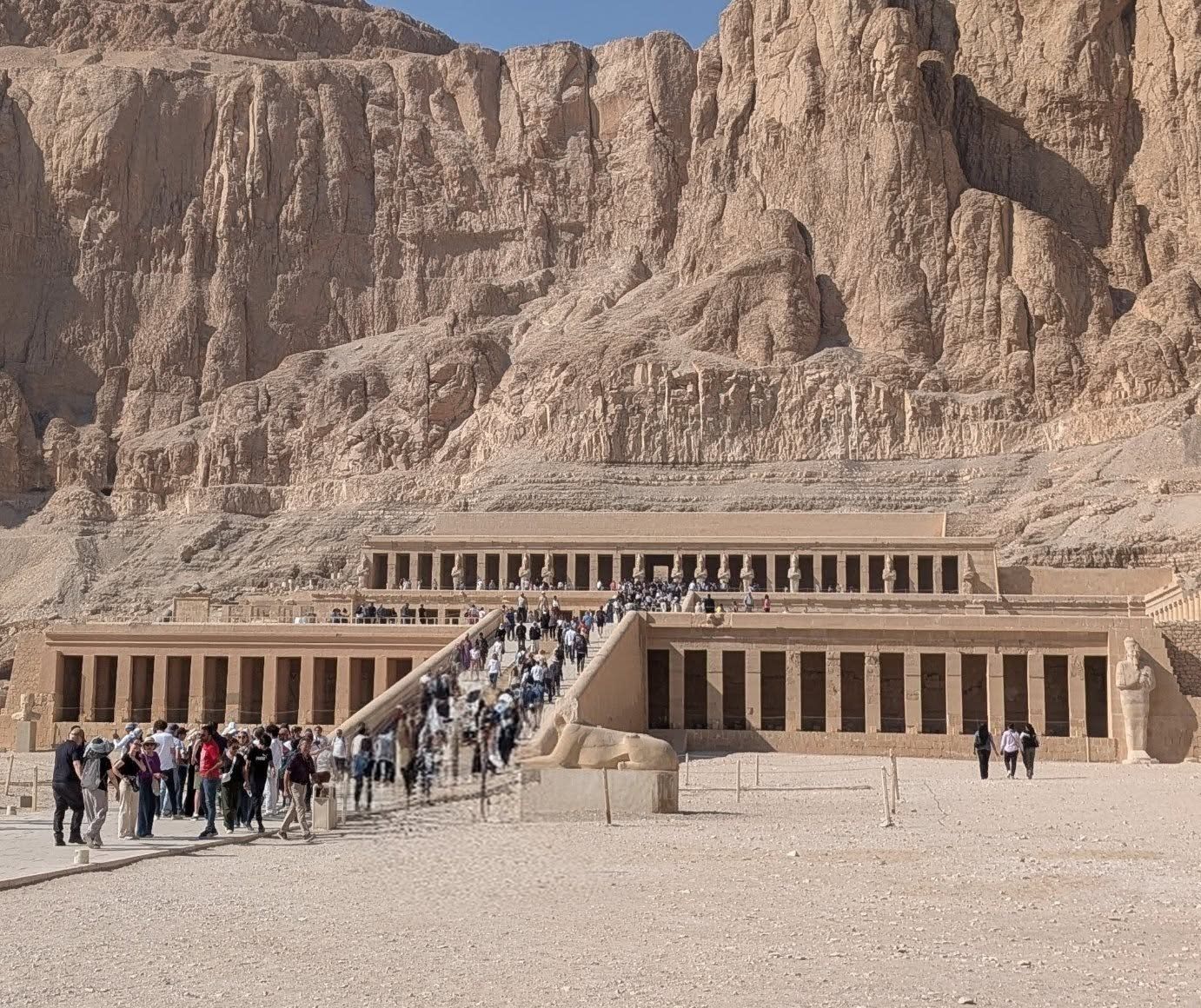 زيارات مميزة للسائحين فى معبد الملكة حتشبسوت