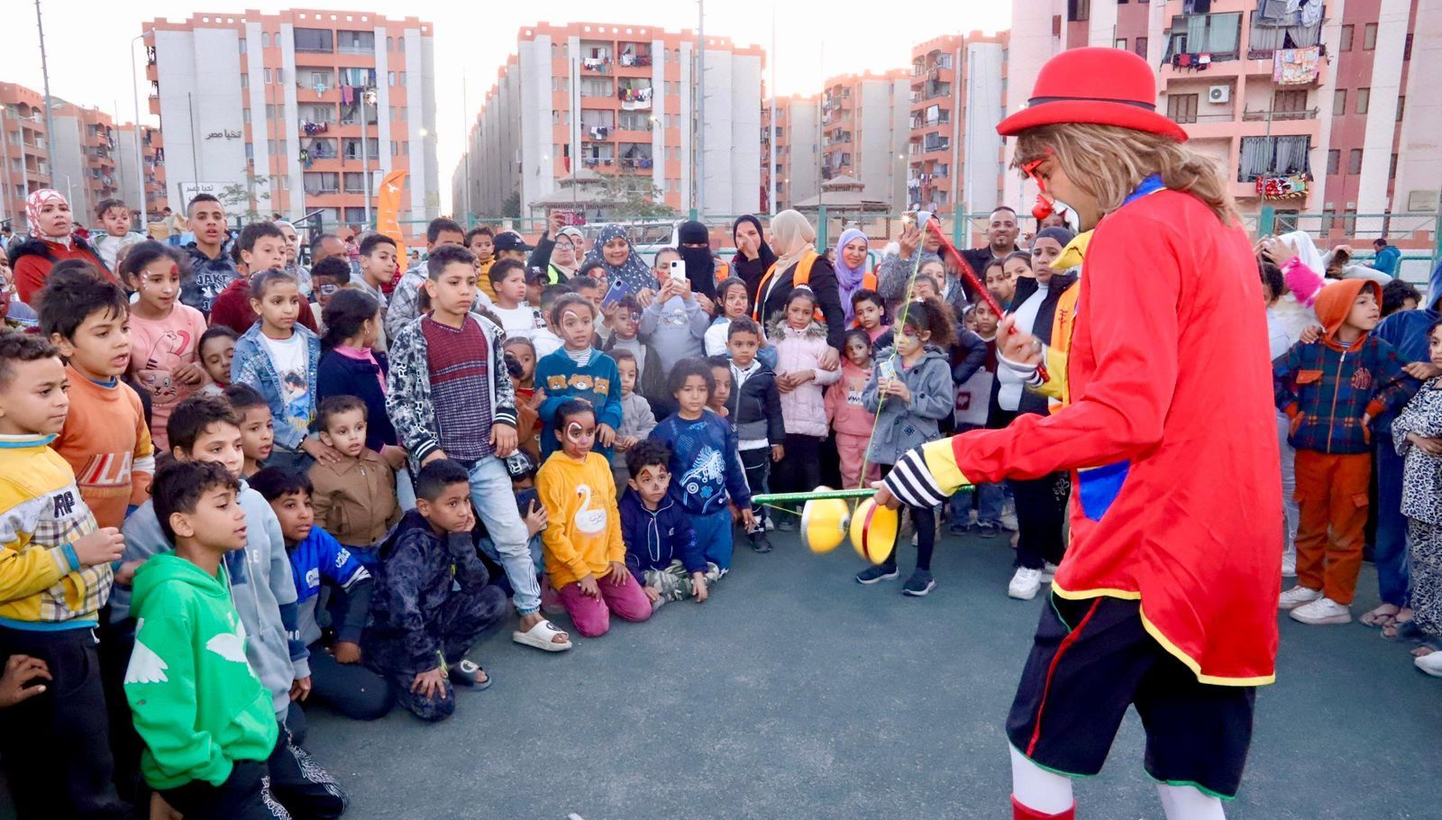 جانب من الاحتفال مع المتعافين واسرهم جانب من الاحتفال مع المتعافين واسرهم