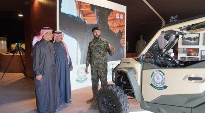 وكالة وزارة الداخلية لشؤون الأفواج الأمنية تستعرض مركبة الـ”BUGGY” بمعرض واحة الأمن