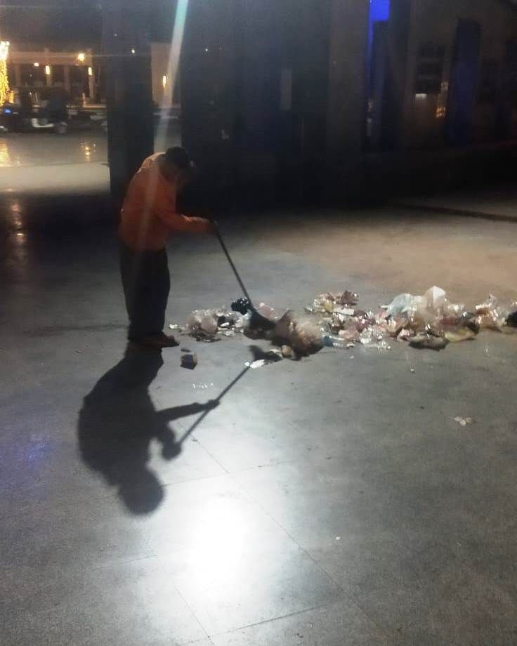 جانب من رفع القمامة