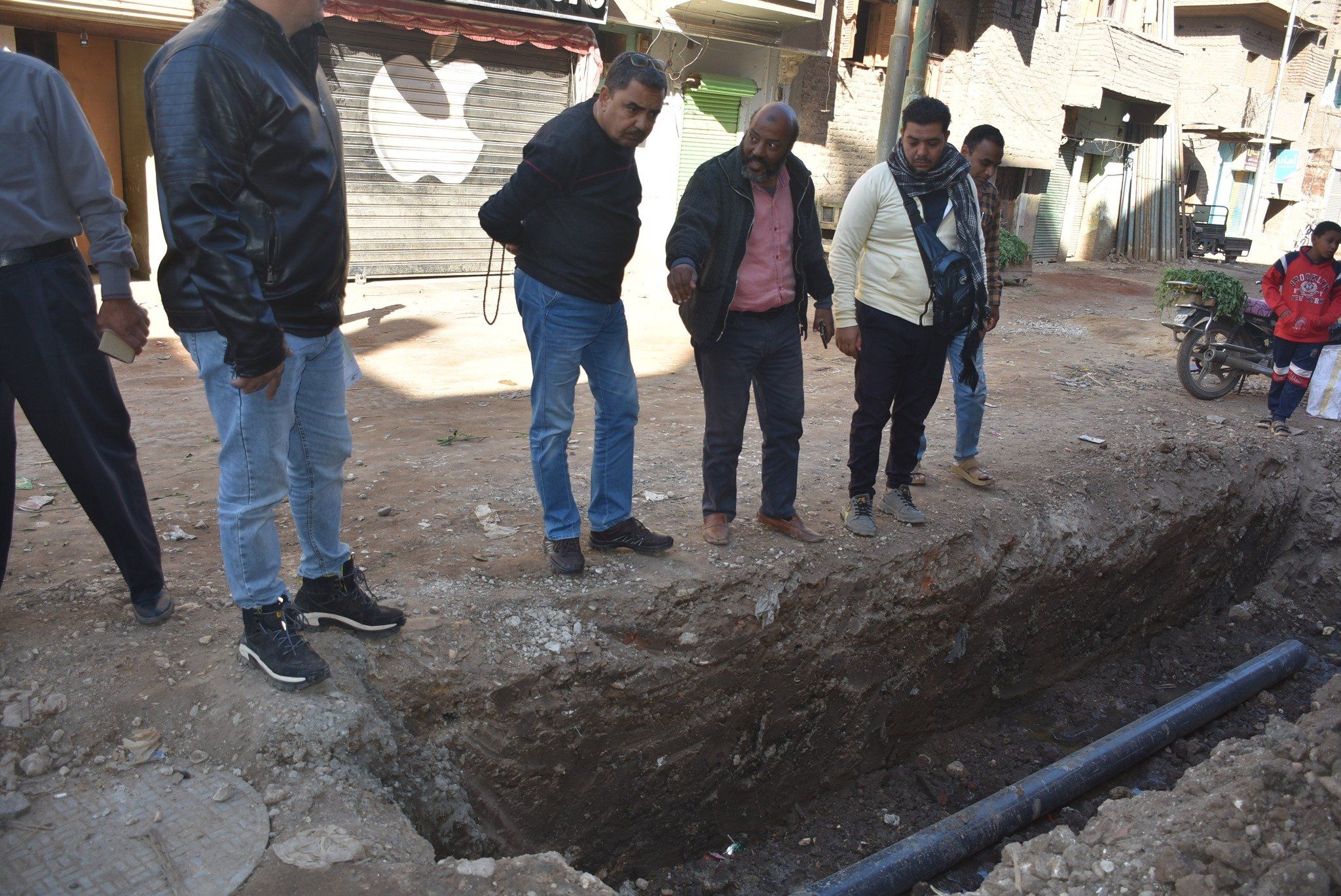 رصد أعمال الوصلات المنزلية بقرى الرياينة والرزيقات وكومير والقرايا