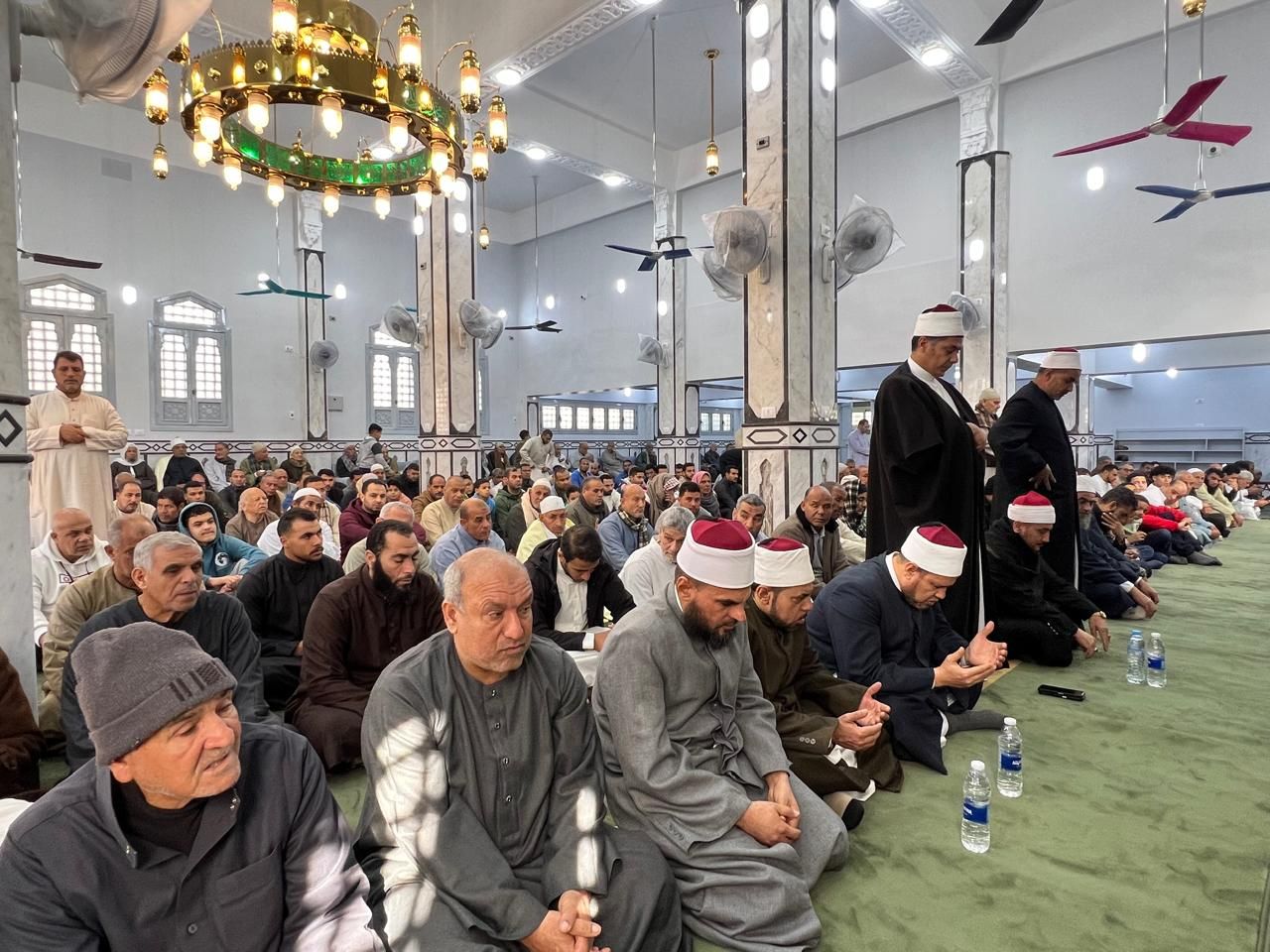 الحضور خلال افتتاح المسجد الحضور خلال افتتاح المسجد