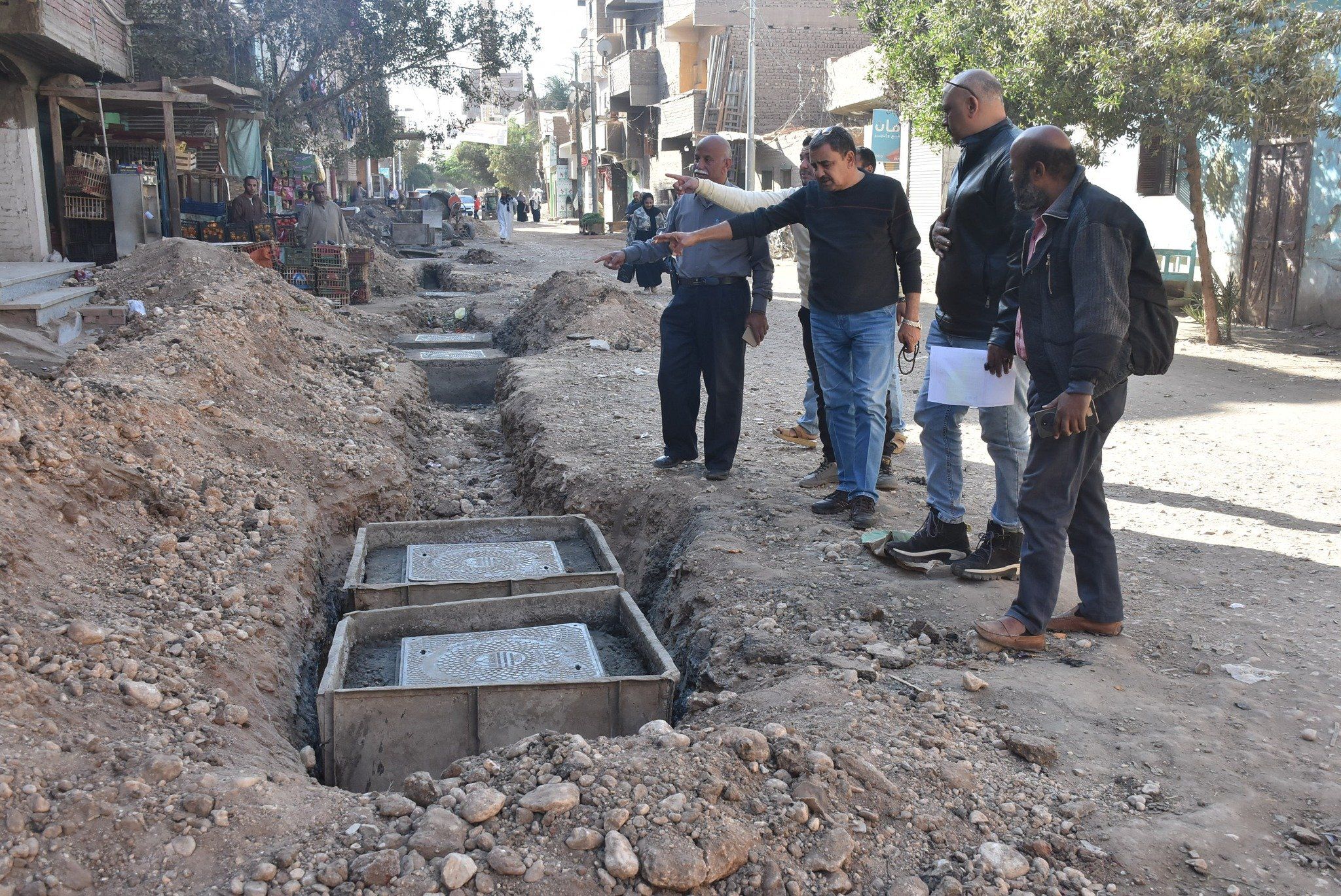 أعمال الوصلات المنزلية بقرى الرياينة والرزيقات وكومير والقرايا فى الأقصر