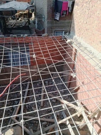 حي-المطرية-يوقف-أعمال-بناء-مخالف-ويقود-حملة-لإزالته-في-المهد-(8)