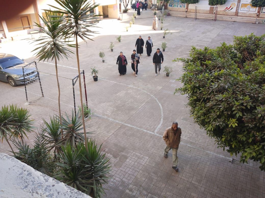 توافد الناخبين للإدلاء بأصواتهم