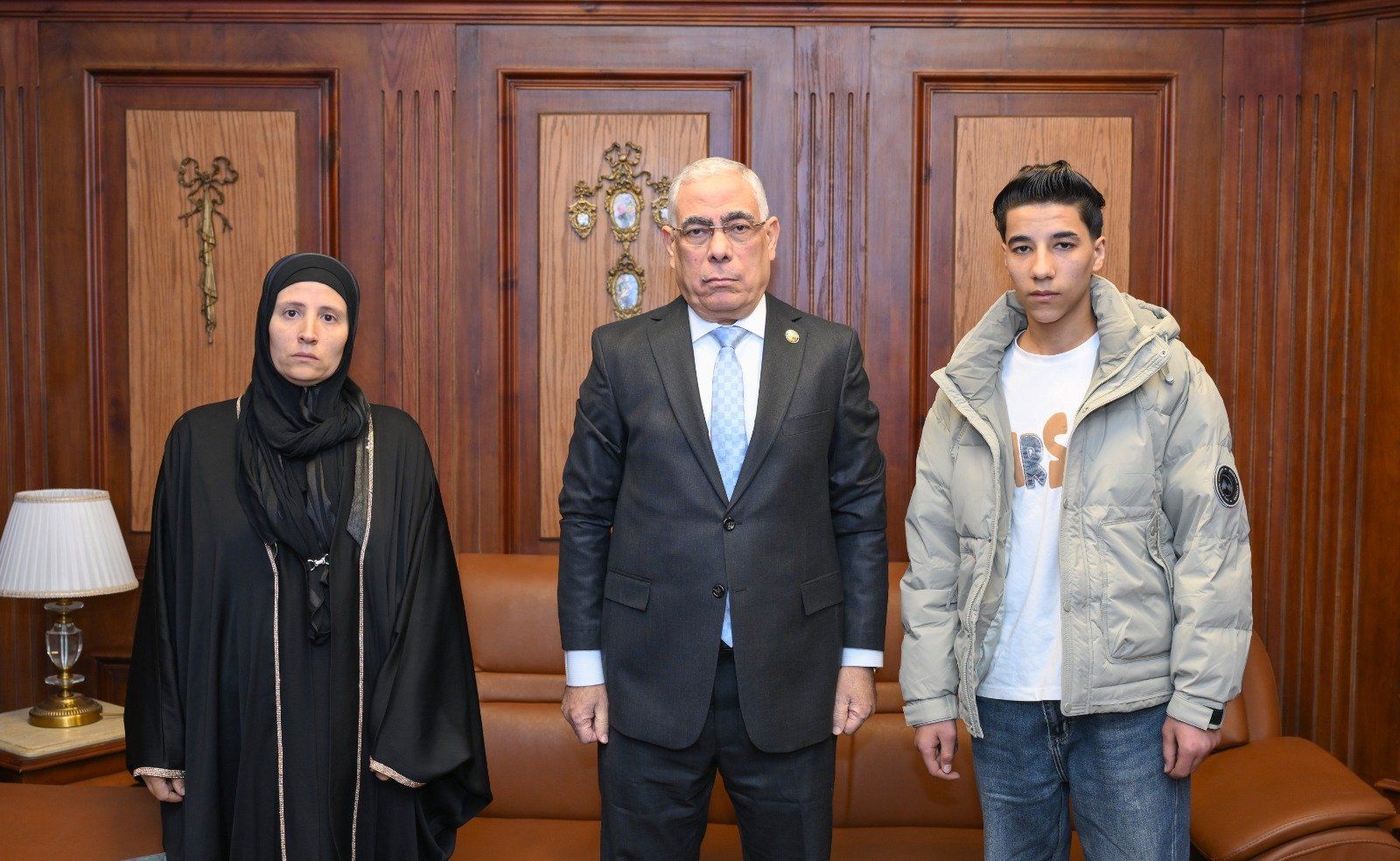 e5e9fc63-e7b0-4b0b-b2ab-397d7d7362d1