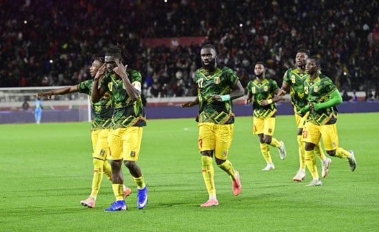 احتفال لاعبى مالى