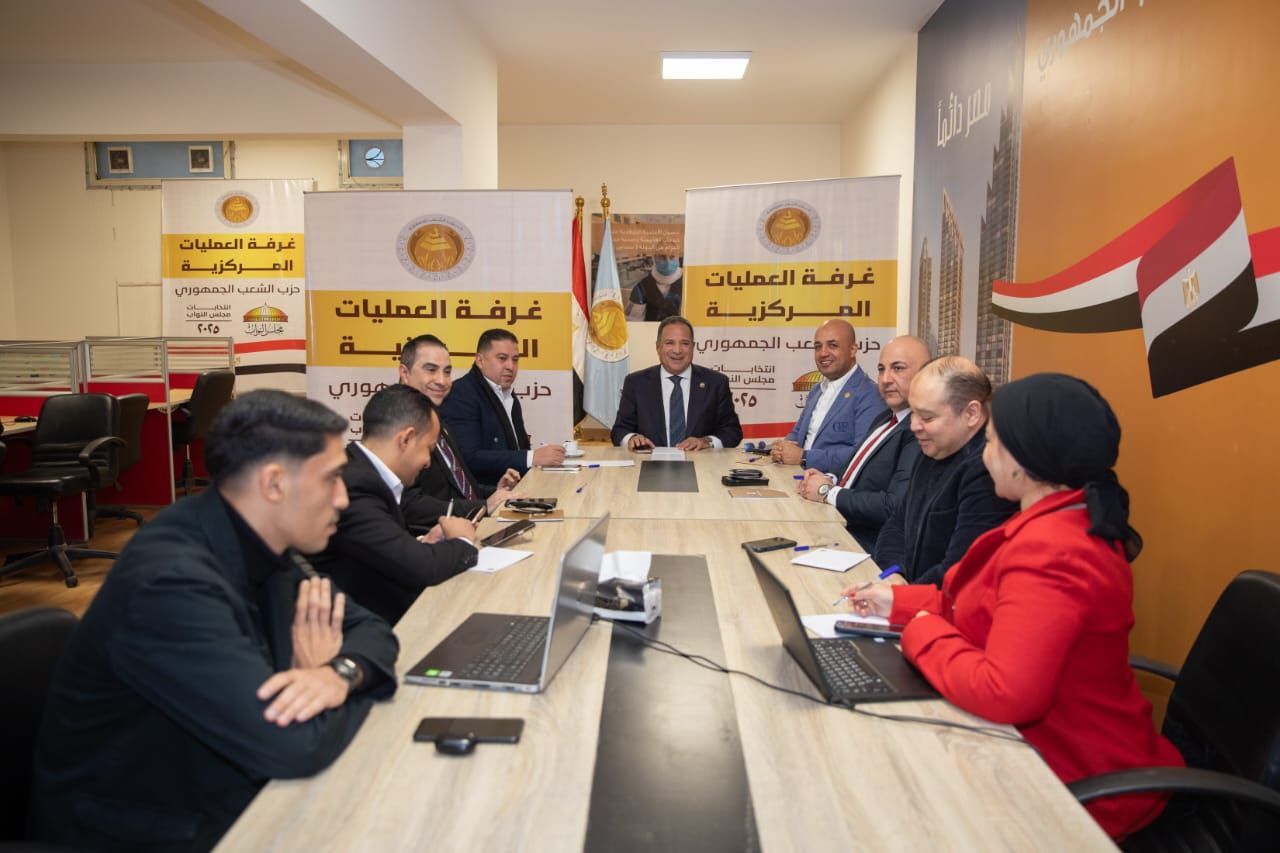 غرفة الشعب الجمهوري تواصل متابعة جولة الإعادة للتصويت بالداخل في الدوائر الملغاة (1) غرفة الشعب الجمهوري تواصل متابعة جولة الإعادة للتصويت بالداخل في الدوائر الملغاة (1)