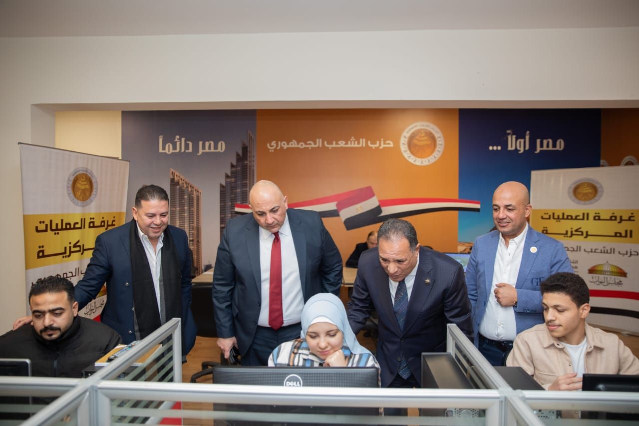 غرفة الشعب الجمهوري تواصل متابعة جولة الإعادة للتصويت بالداخل في الدوائر الملغاة (2) غرفة الشعب الجمهوري تواصل متابعة جولة الإعادة للتصويت بالداخل في الدوائر الملغاة (2)