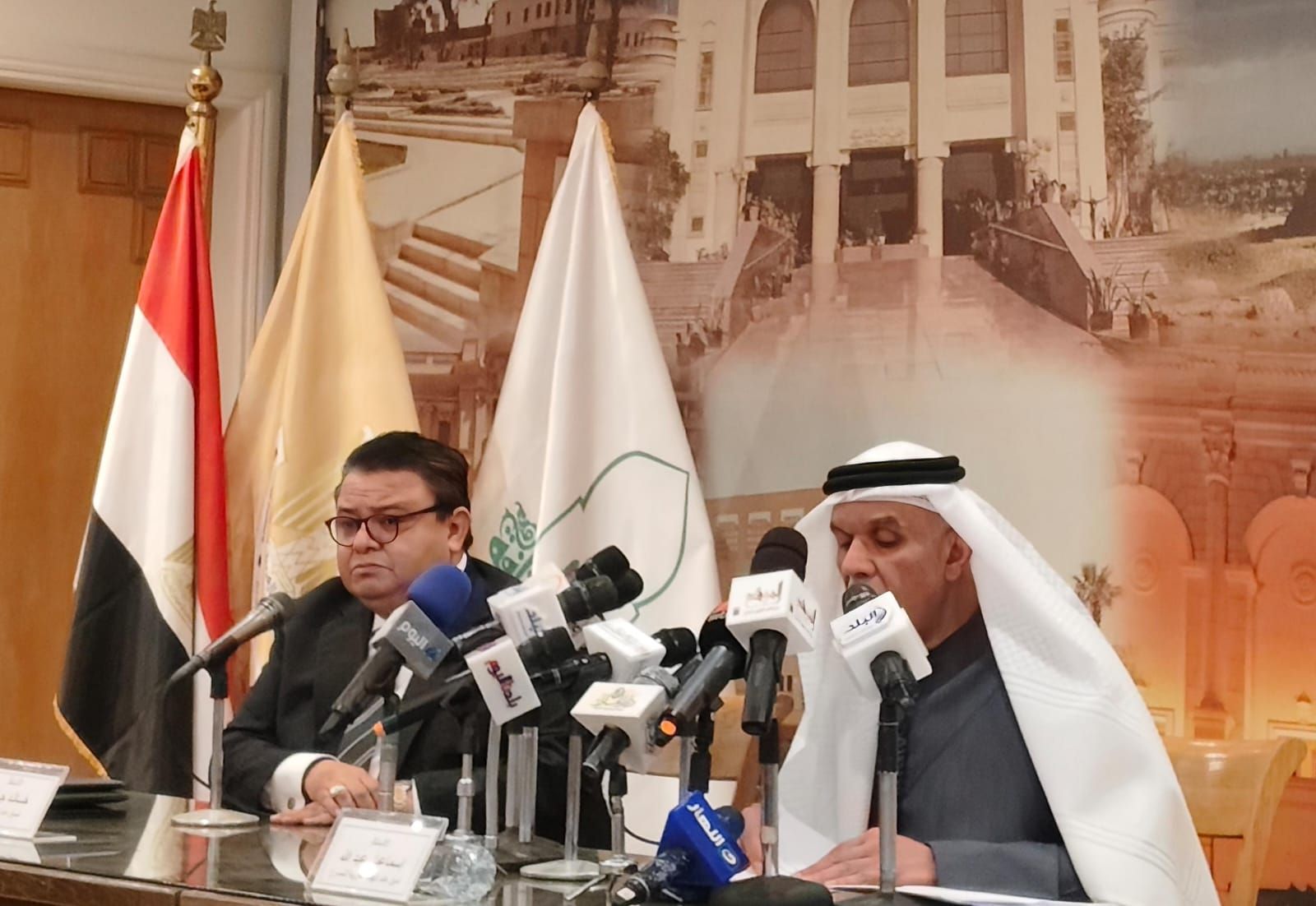 مهرجان المسرح العربي (1) مهرجان المسرح العربي (1)