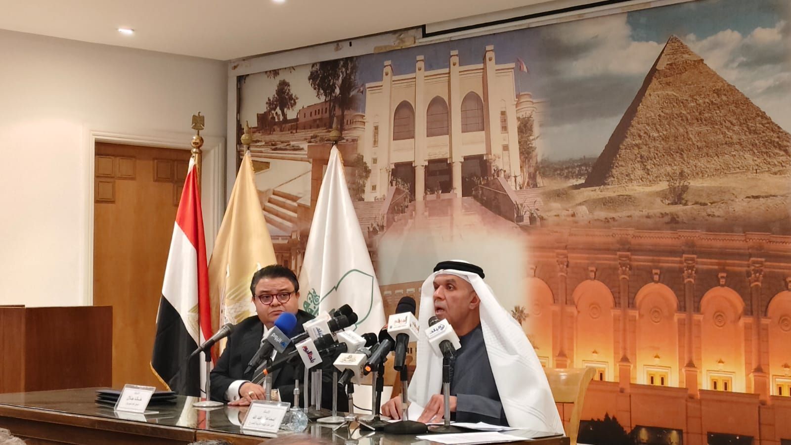 مهرجان المسرح العربي (2) مهرجان المسرح العربي (2)