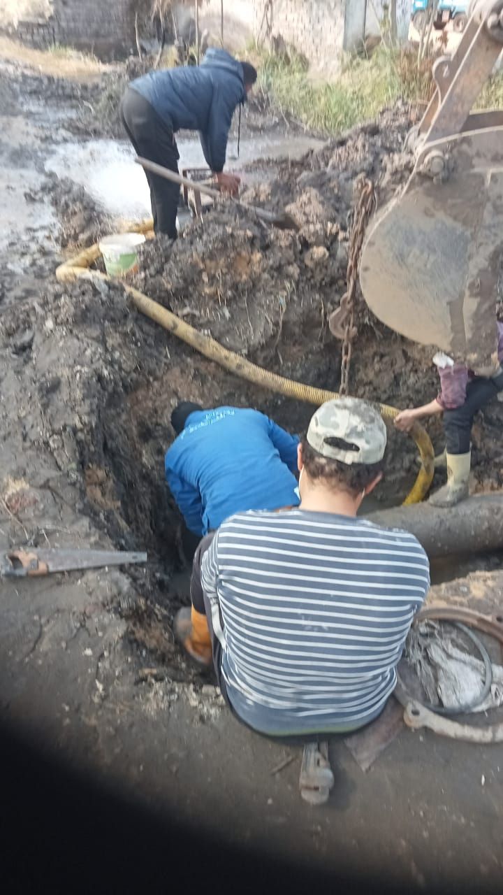 صيانة خط مياه الشرب بقرية الزوايدة بمطوبس صيانة خط مياه الشرب بقرية الزوايدة بمطوبس