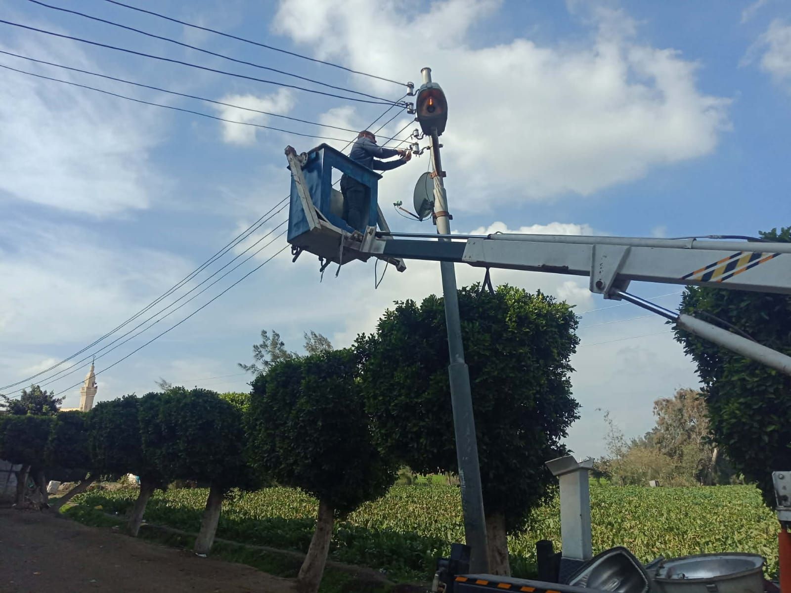 رفع كفاءة منظومة الإنارة العامة بدسوق