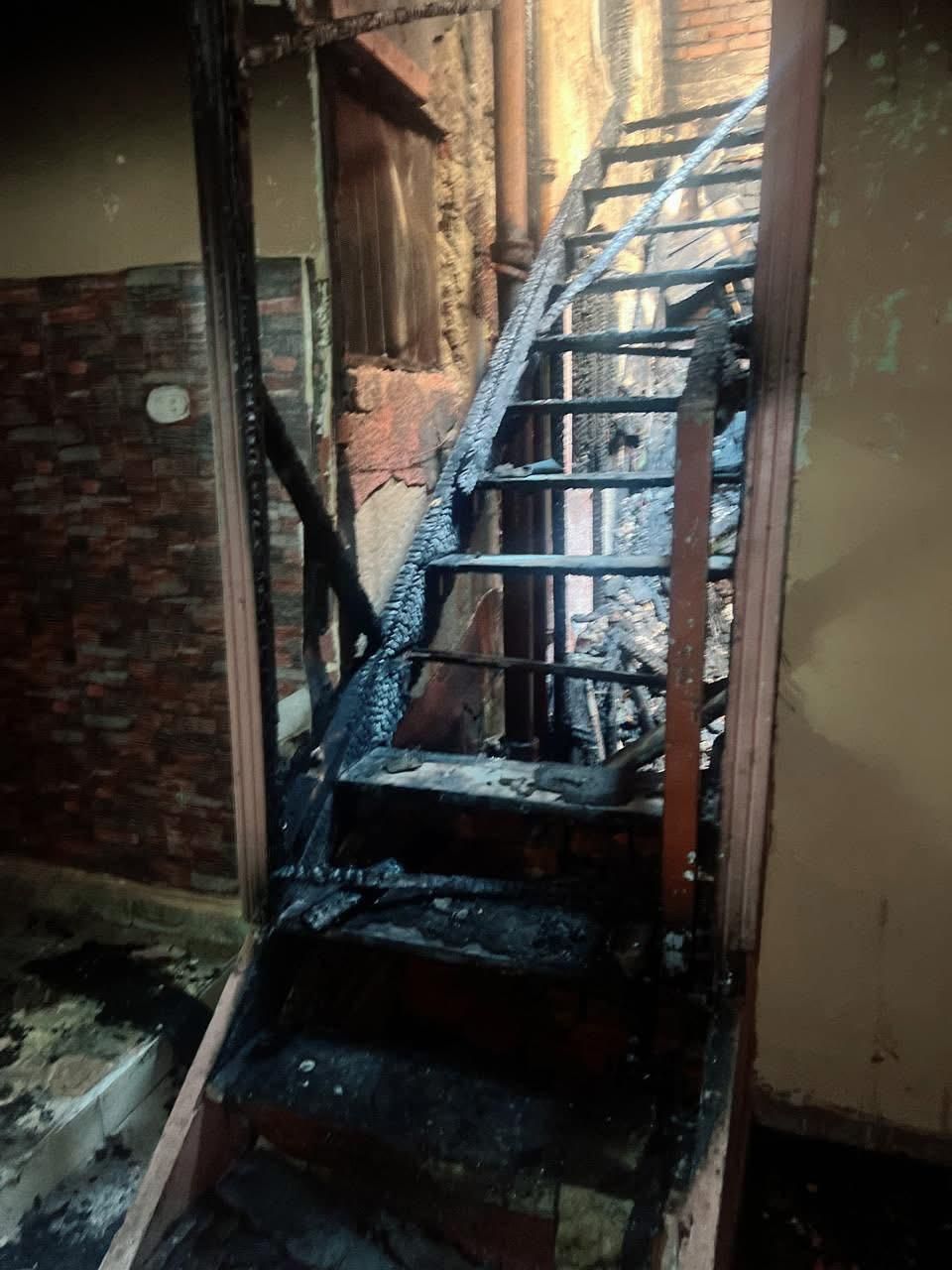 جانب من الحريق جانب من الحريق