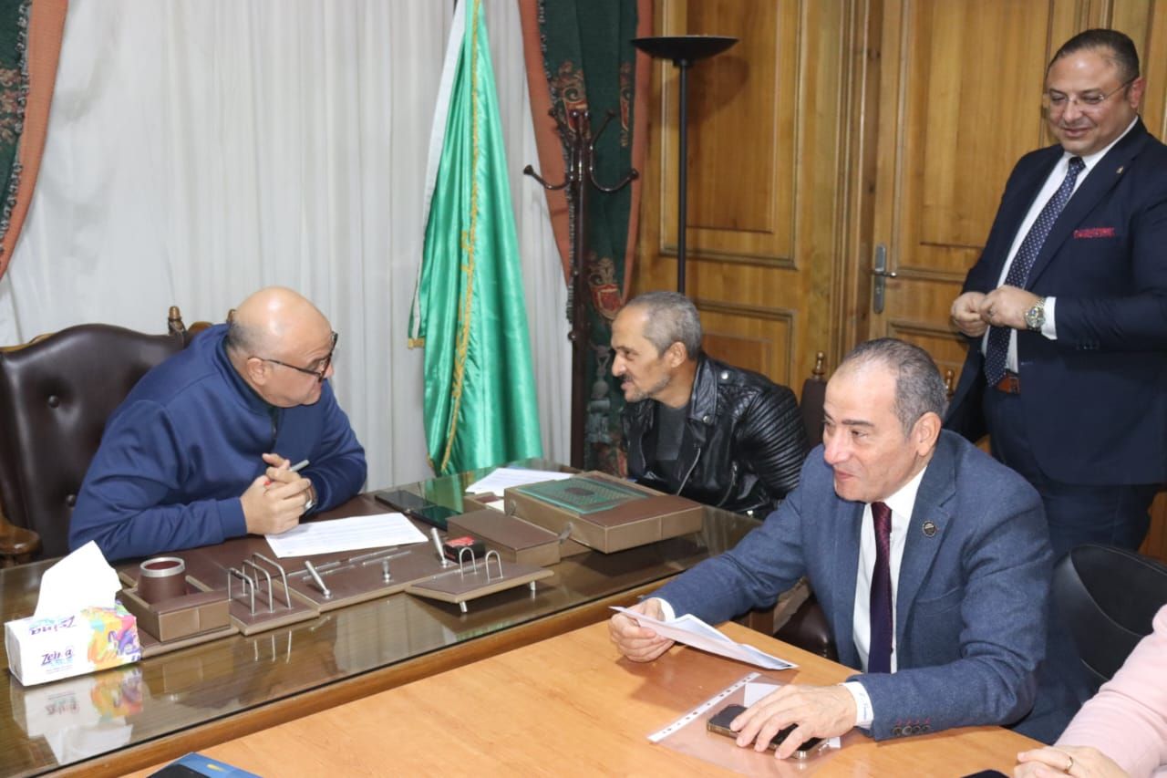 محافظ القليوبية يوفر فرص عمل وتنسيق توصيل مياه الشرب (9)