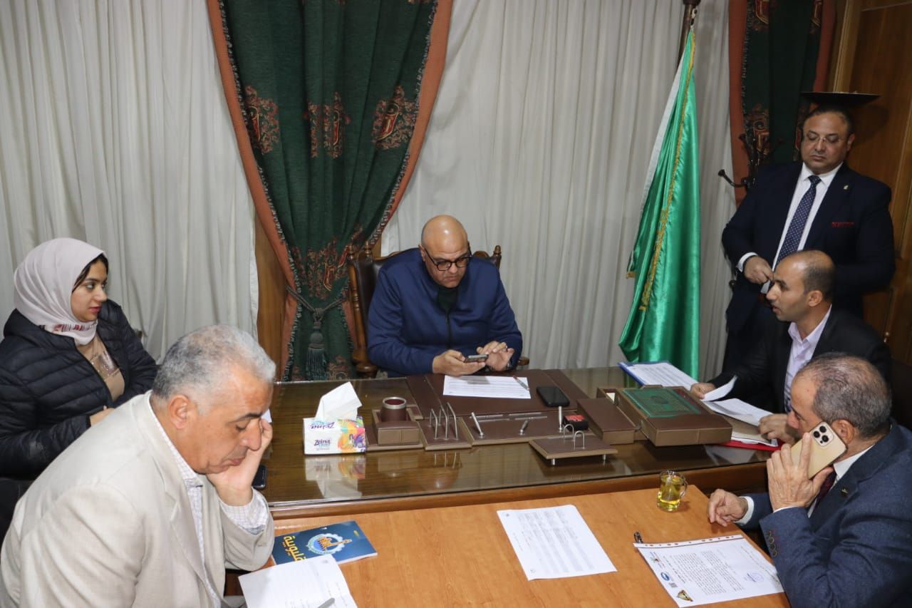 محافظ القليوبية يوفر فرص عمل وتنسيق توصيل مياه الشرب (4)