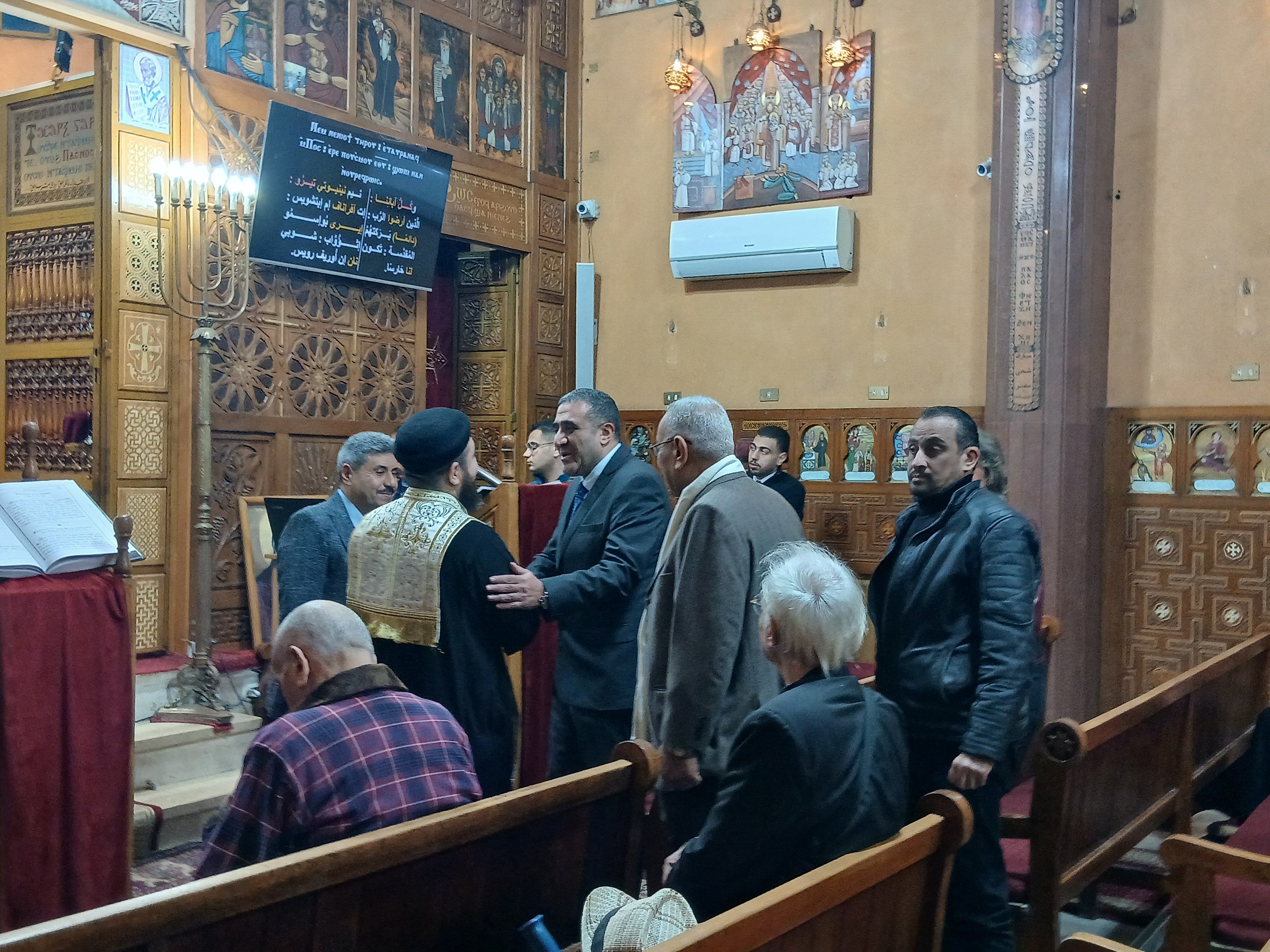 الكنيسة تستقبل التهاني في عيد الميلاد بالإسكندرية الكنيسة تستقبل التهاني في عيد الميلاد بالإسكندرية