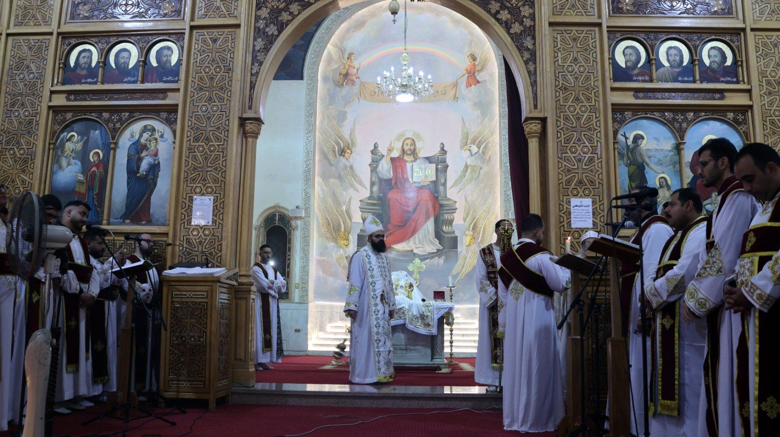 جانب من قداس عيد الميلاد بمطرانية الأقباط الأرثوذكس بالإسماعيلية (1) جانب من قداس عيد الميلاد بمطرانية الأقباط الأرثوذكس بالإسماعيلية (1)