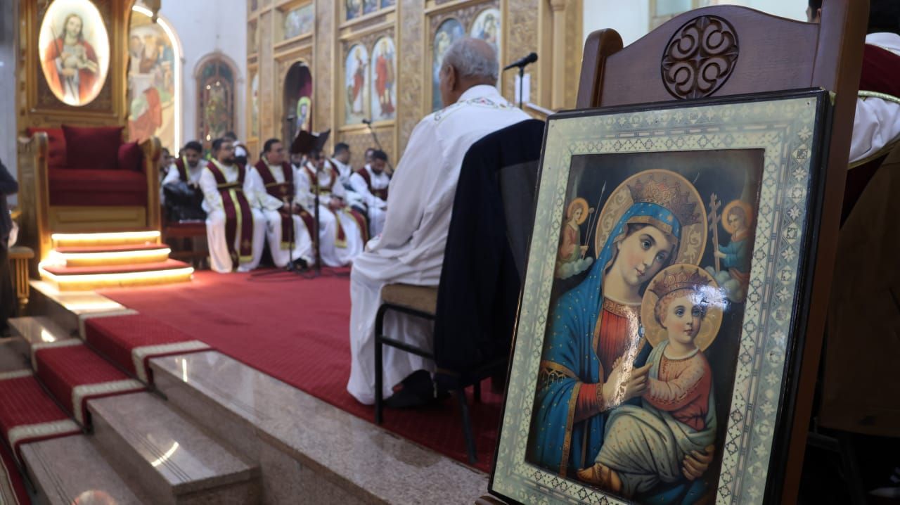 جانب من قداس عيد الميلاد بمطرانية الأقباط الأرثوذكس بالإسماعيلية (2) جانب من قداس عيد الميلاد بمطرانية الأقباط الأرثوذكس بالإسماعيلية (2)