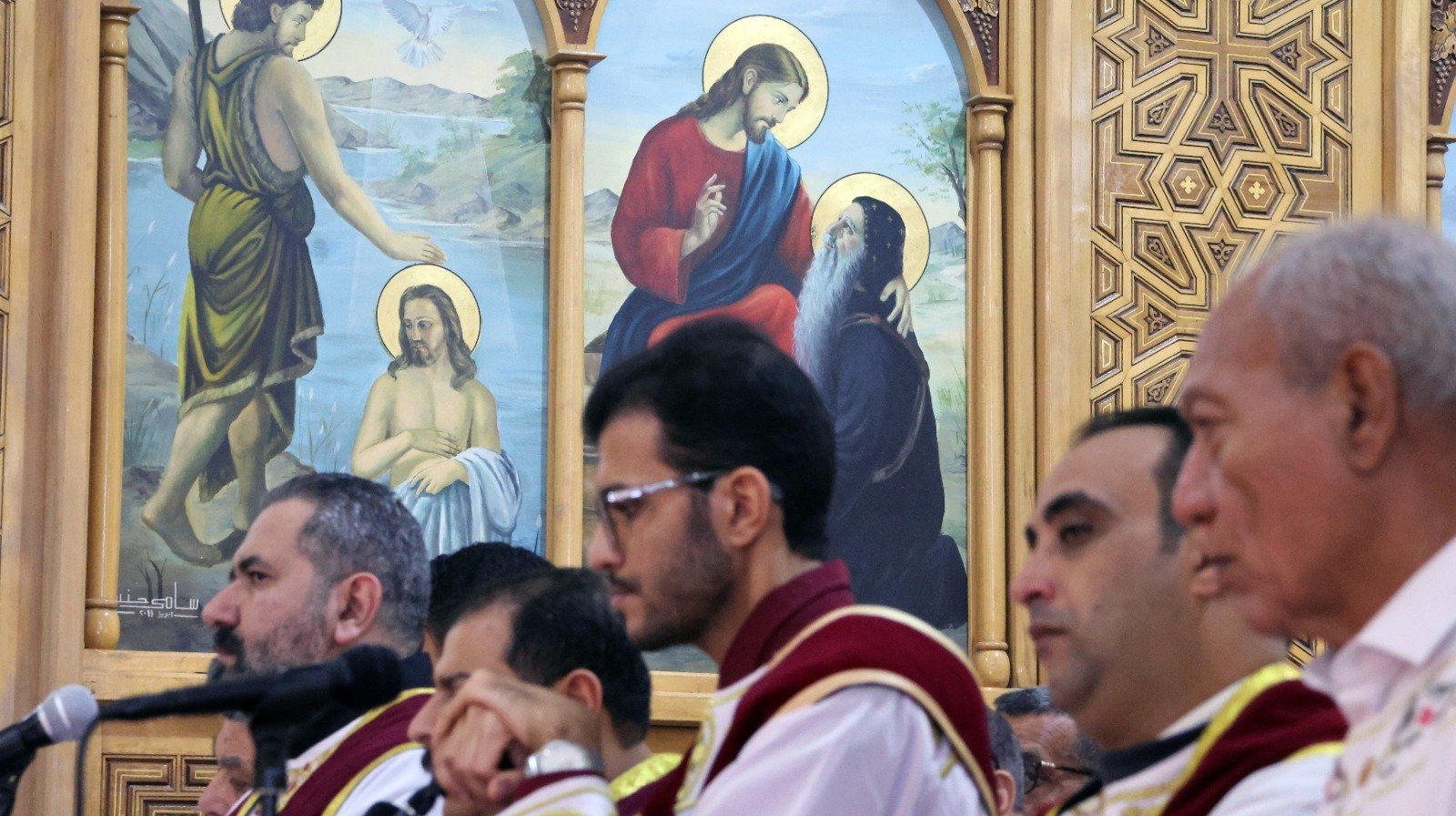 جانب من قداس عيد الميلاد بمطرانية الأقباط الأرثوذكس بالإسماعيلية (5) جانب من قداس عيد الميلاد بمطرانية الأقباط الأرثوذكس بالإسماعيلية (5)