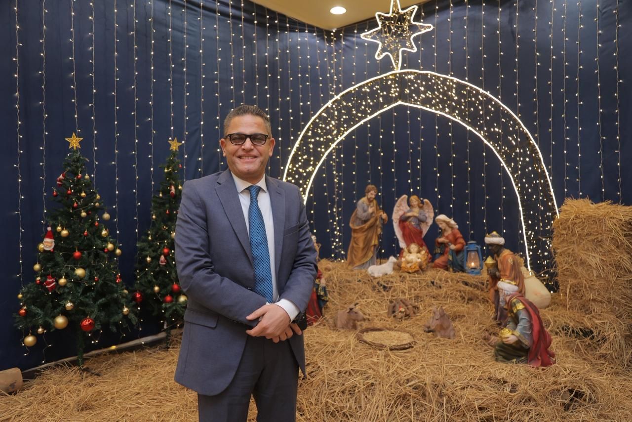 الكاتب الصحفى عبدالفتاح عبدالمنعم رئيس تحرير اليوم السابع والمزود رمز تقديرى لميلاد المسيح