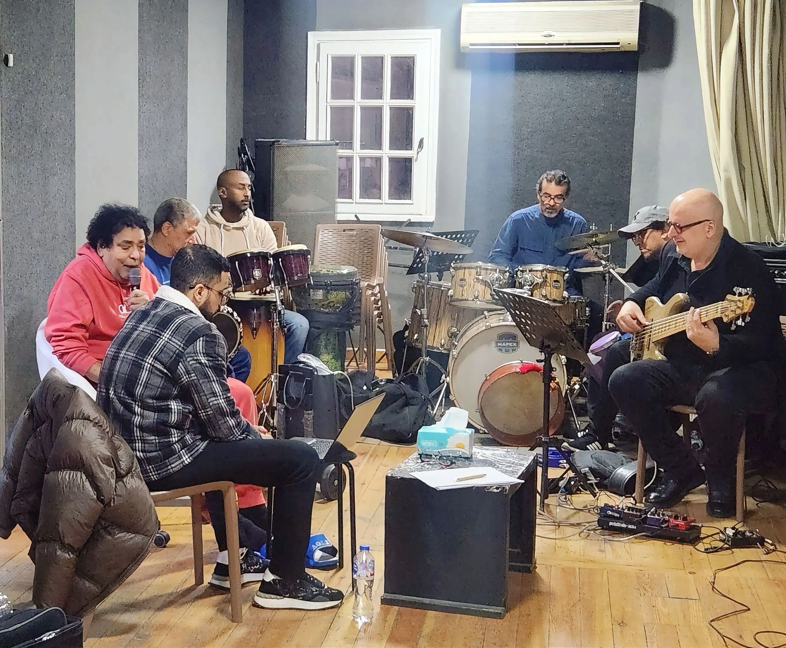 محمد منير في البروفة