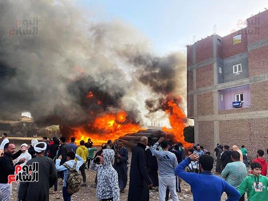 حريق مخزن مواسير (6) حريق مخزن مواسير (6)