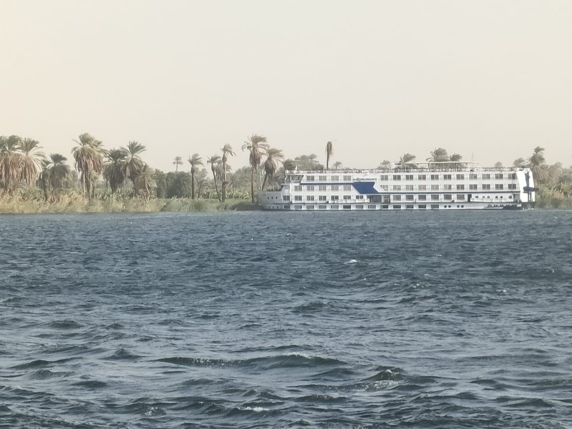 متابعة حركة المراكب النيلية جنوباً لخدمة السائحين بنيل إسنا متابعة حركة المراكب النيلية جنوباً لخدمة السائحين بنيل إسنا