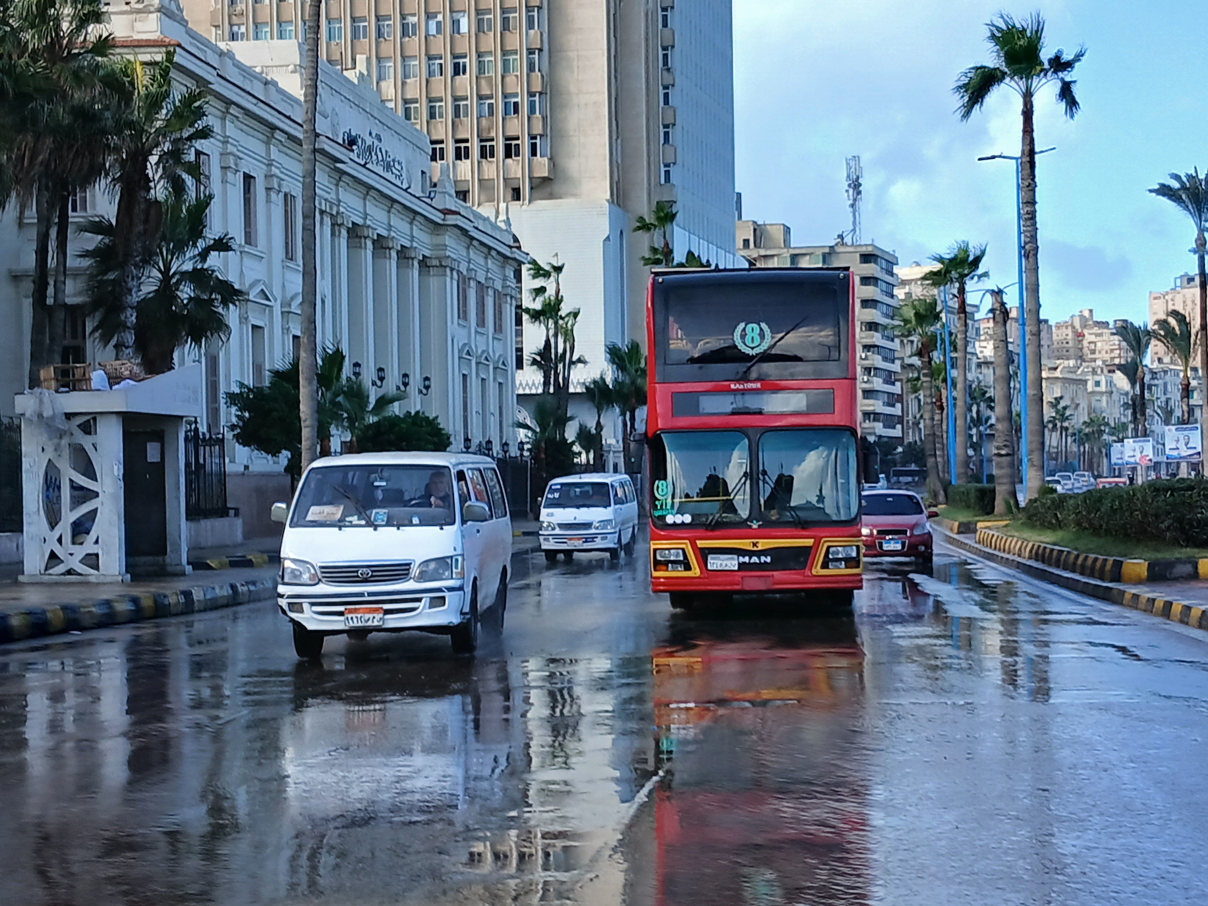 امطار غزيرة تضرب الإسكندرية