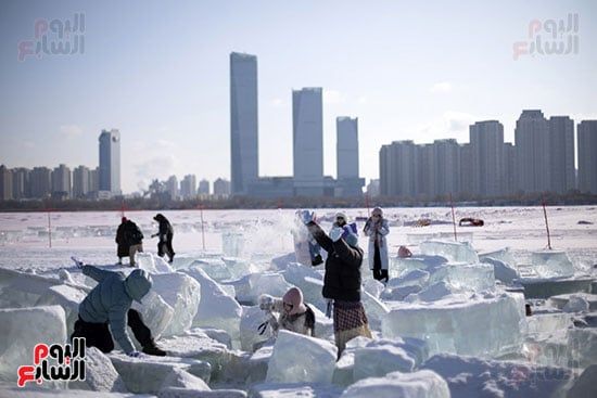الجليد يمتع زوار المهرجان الجليد يمتع زوار المهرجان