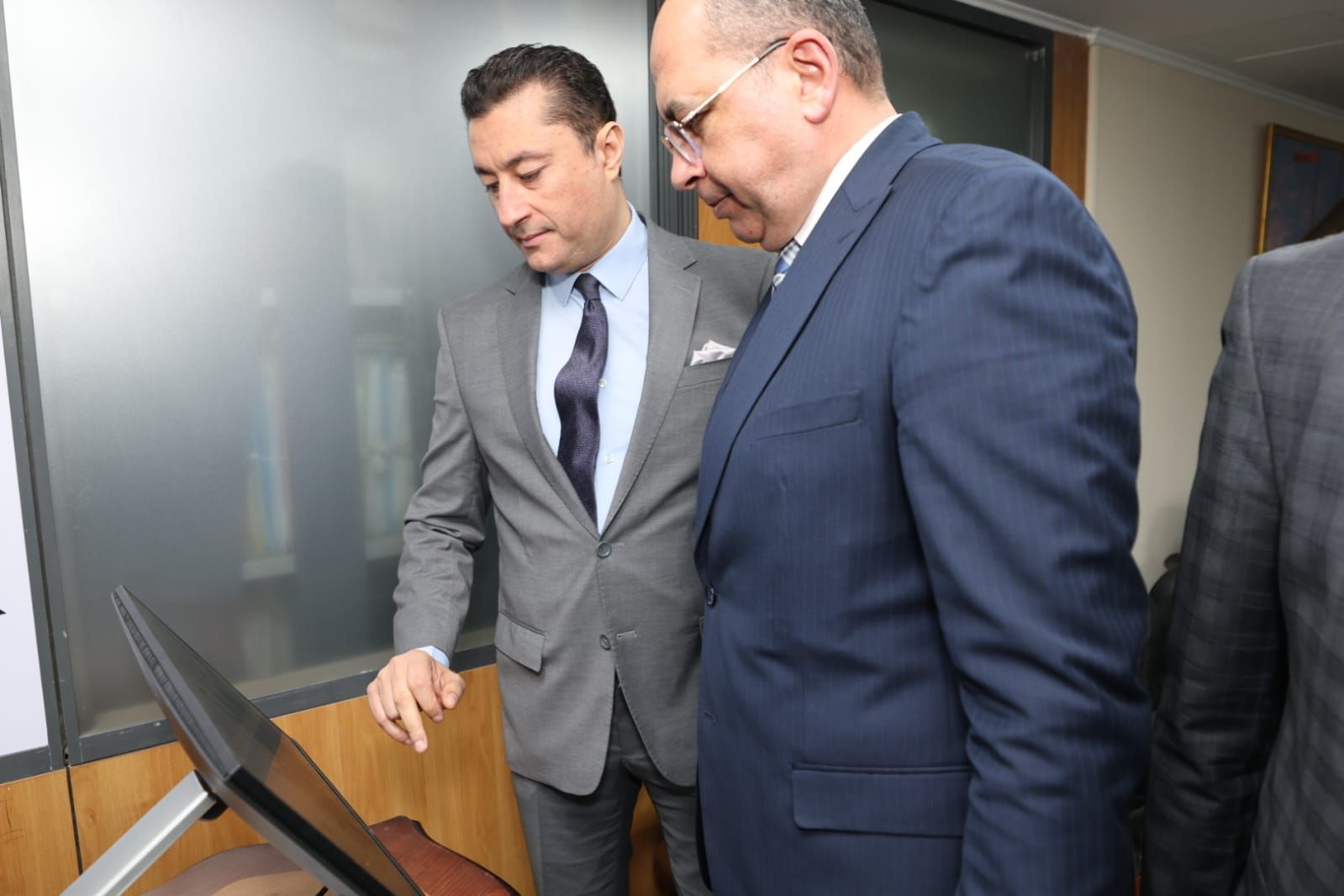 3f491075-a080-4093-a066-7d2c66371d3d 3f491075-a080-4093-a066-7d2c66371d3d