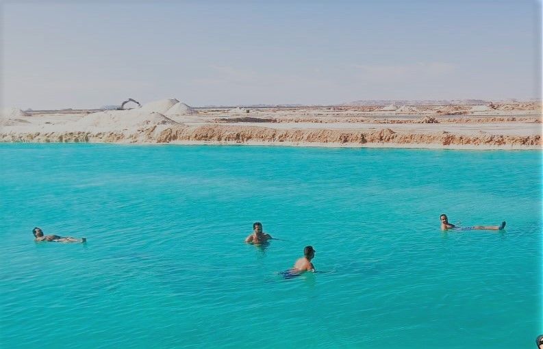 السباحة في بحيرات الملح - سيوة السباحة في بحيرات الملح - سيوة